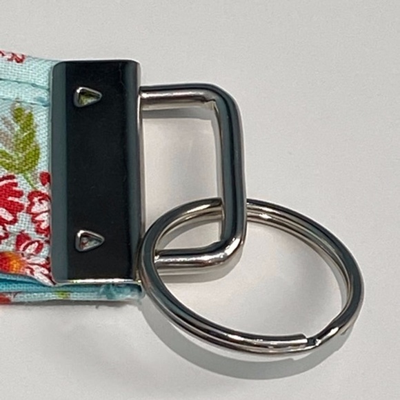 Choose 1 NEW Handmade Fabric Keychain Key Fob Ring Wristlet Floral Blue Pink Red - Picture 5 of 9